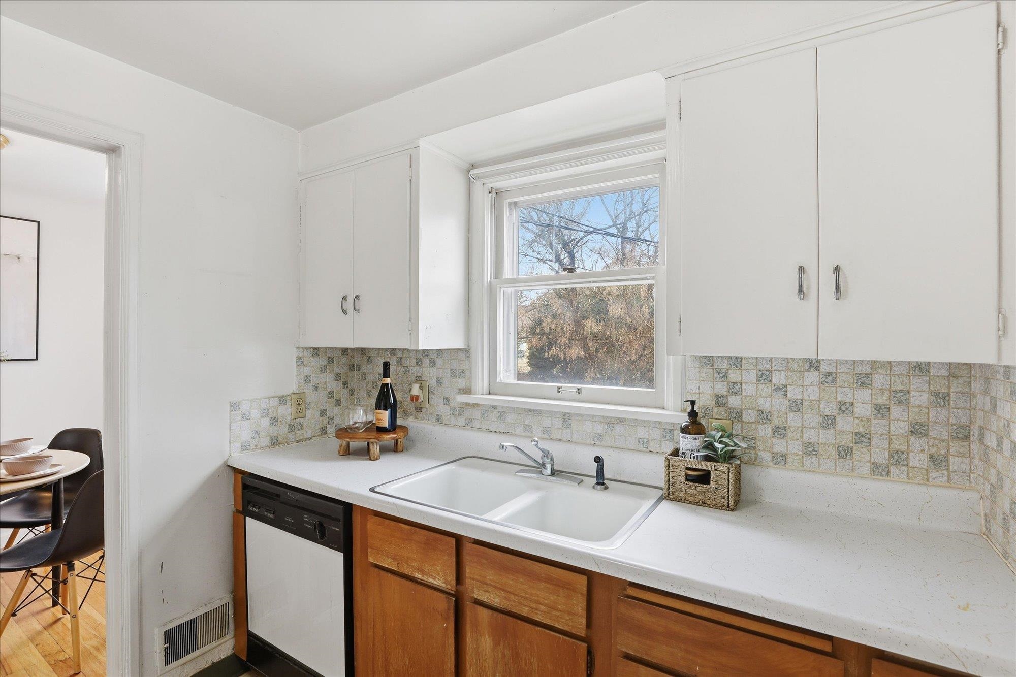 2619 West Lacrosse Avenue Spokane, WA 99205 - Photo 9 of 20