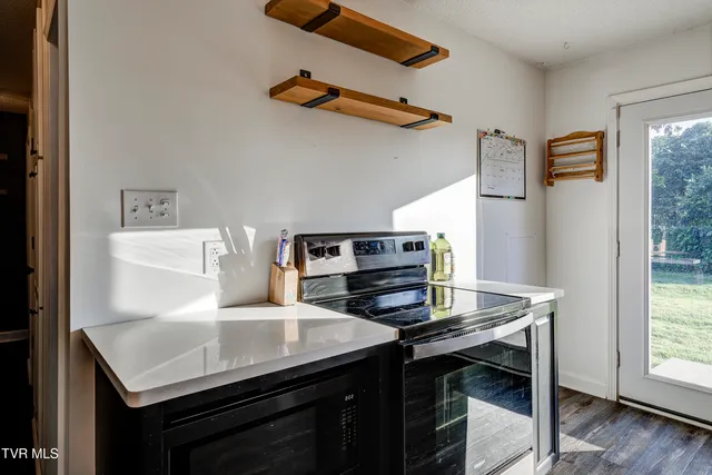 $299,900 | 110 Hopeville Avenue, Greeneville, TN 37745