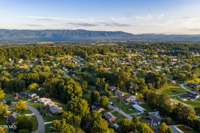 $299,900 | 110 Hopeville Avenue, Greeneville, TN 37745