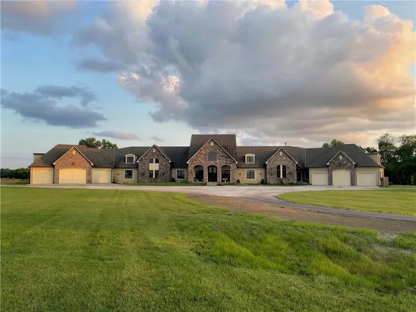 $3,100,000 | 27589 West 151st Street, Olathe, KS 66061