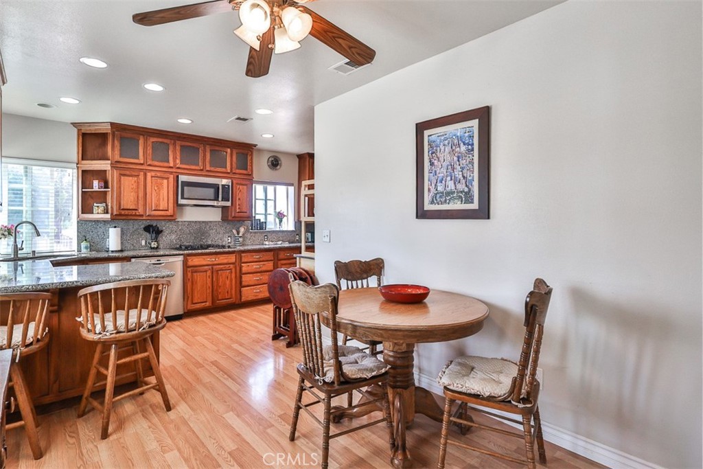 18266 Roberts Road Riverside, CA 92508 - Photo 22 of 27 Dining area