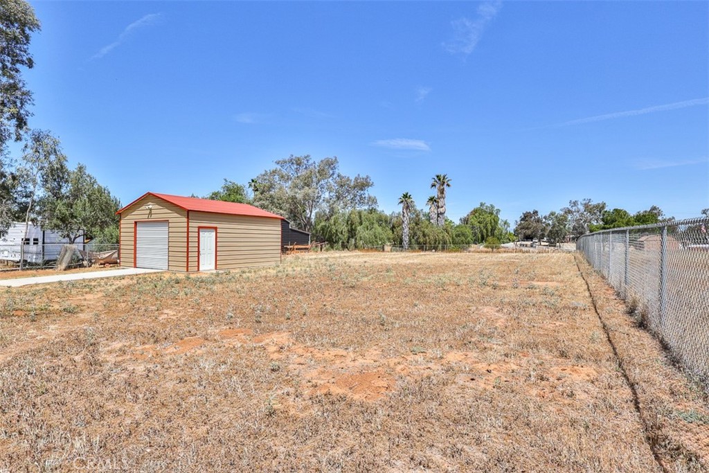 18266 Roberts Road Riverside, CA 92508 - Photo 25 of 27 Back yard