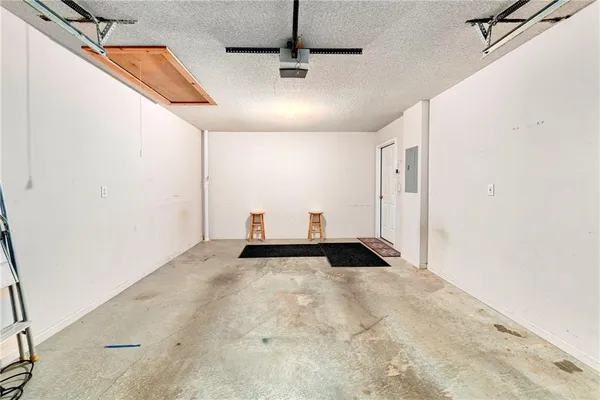 $268,000 | 735 North Somerset Terrace, Olathe, KS 66062
