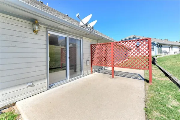 $268,000 | 735 North Somerset Terrace, Olathe, KS 66062