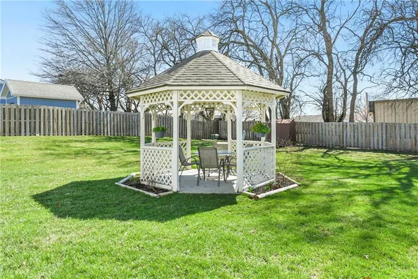 $268,000 | 735 North Somerset Terrace, Olathe, KS 66062