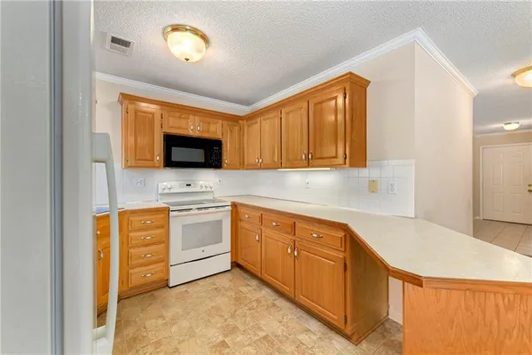 $268,000 | 735 North Somerset Terrace, Olathe, KS 66062