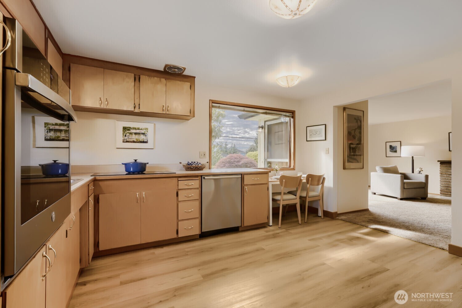 3056 50th Avenue Southwest Seattle, WA 98116 - Photo 12 of 38