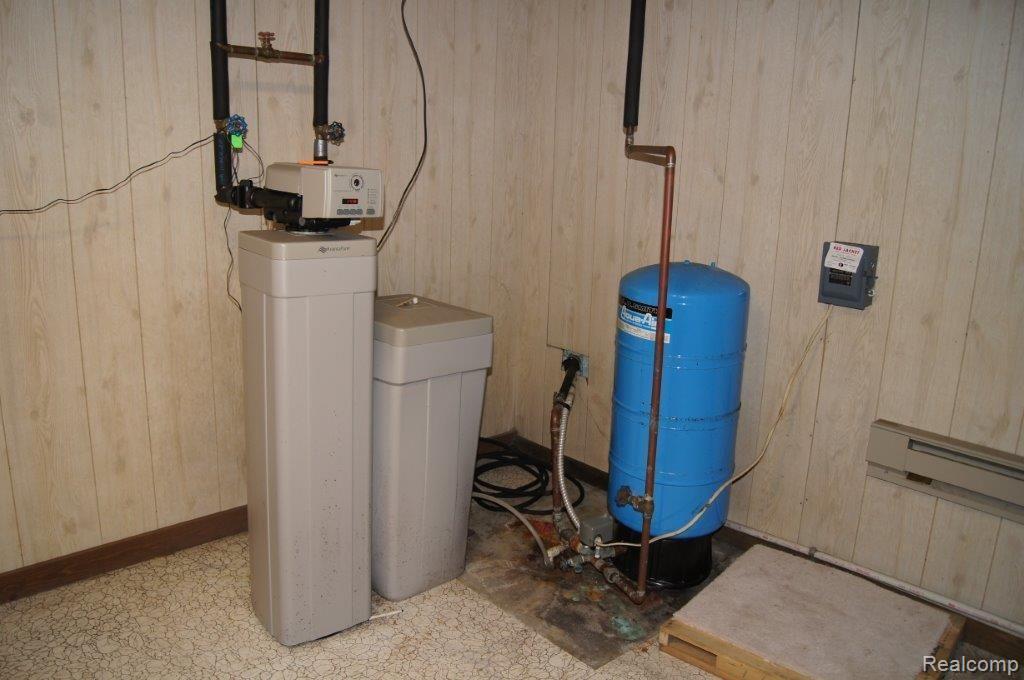 2523 Carpenter Road Lapeer, MI 48446 - Photo 18 of 22 2523 Carpenter (16).jpg