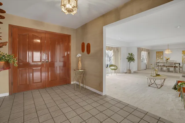 a view of a livingroom with furniture