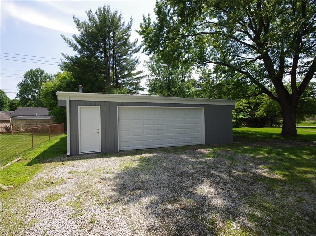 467 Kindig Road Indianapolis, IN 46217 - Photo 3 of 24 Gallery Image 3