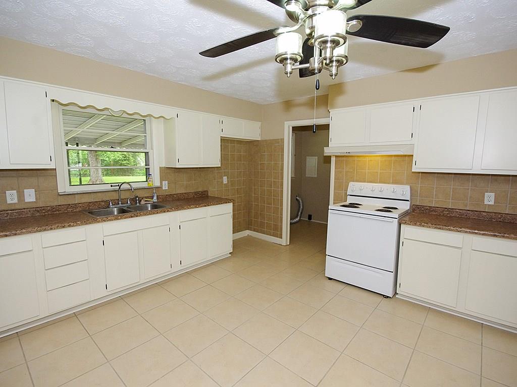 467 Kindig Road Indianapolis, IN 46217 - Photo 9 of 24 Gallery Image 9