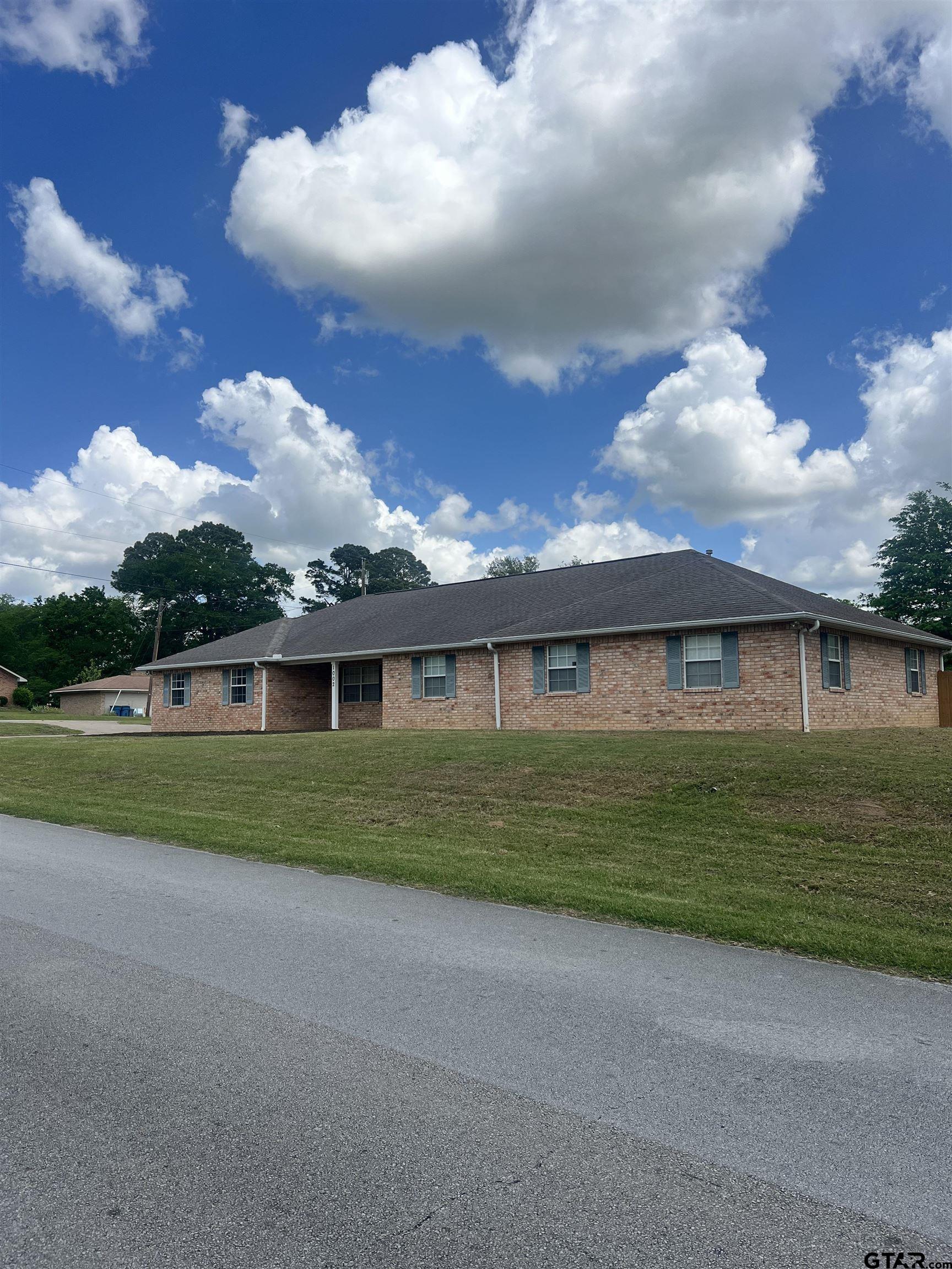 1002 South Boyd Street Lindale, TX 75771 - Photo 1 of 41