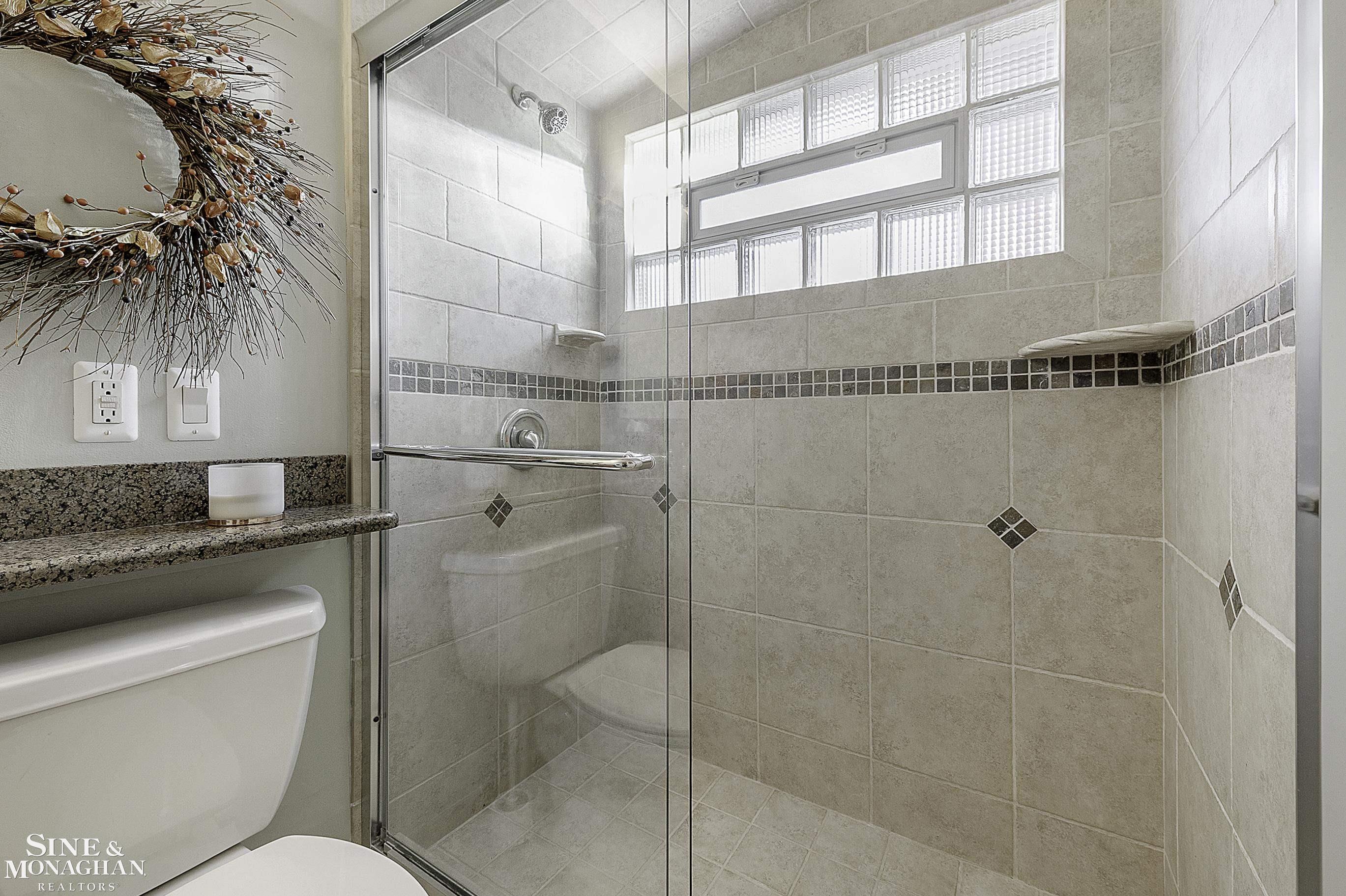 533 Hawthorne Road Grosse Pointe Woods, MI 48236 - Photo 13 of 49 Gallery Image 13
