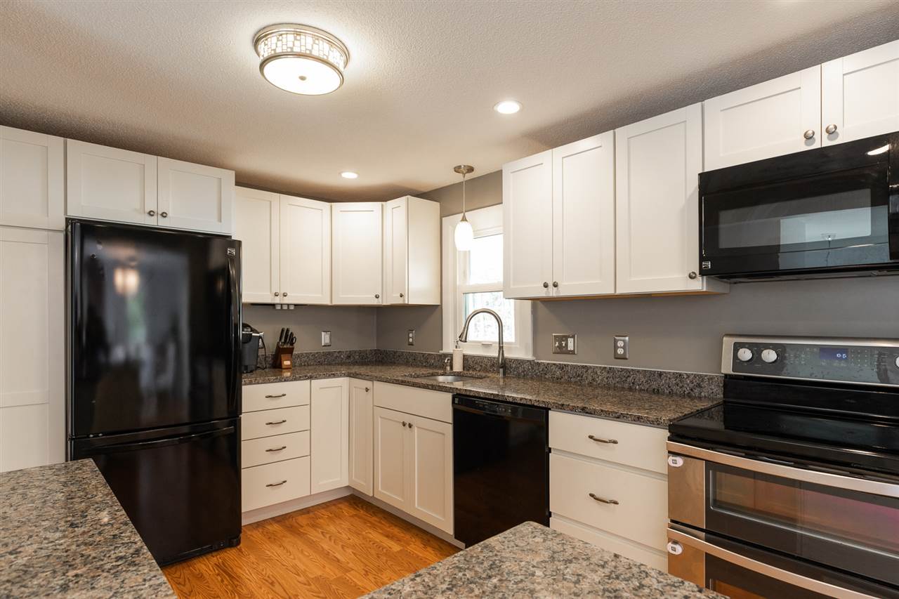 13 Harding Road Portsmouth, NH 03801 - Photo 3 of 40