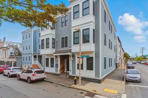 $3,100 | 64 Gove Street, Unit 1, Boston, MA 02128