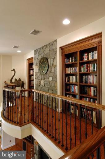 9020 Falls Run Road McLean, VA 22102 - Photo 4 of 7 Library