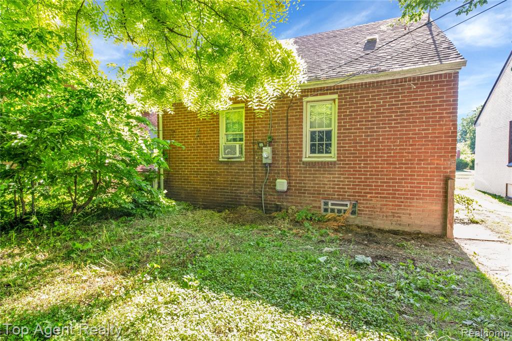 9917 Rutland Street Detroit, MI 48227 - Photo 21 of 28