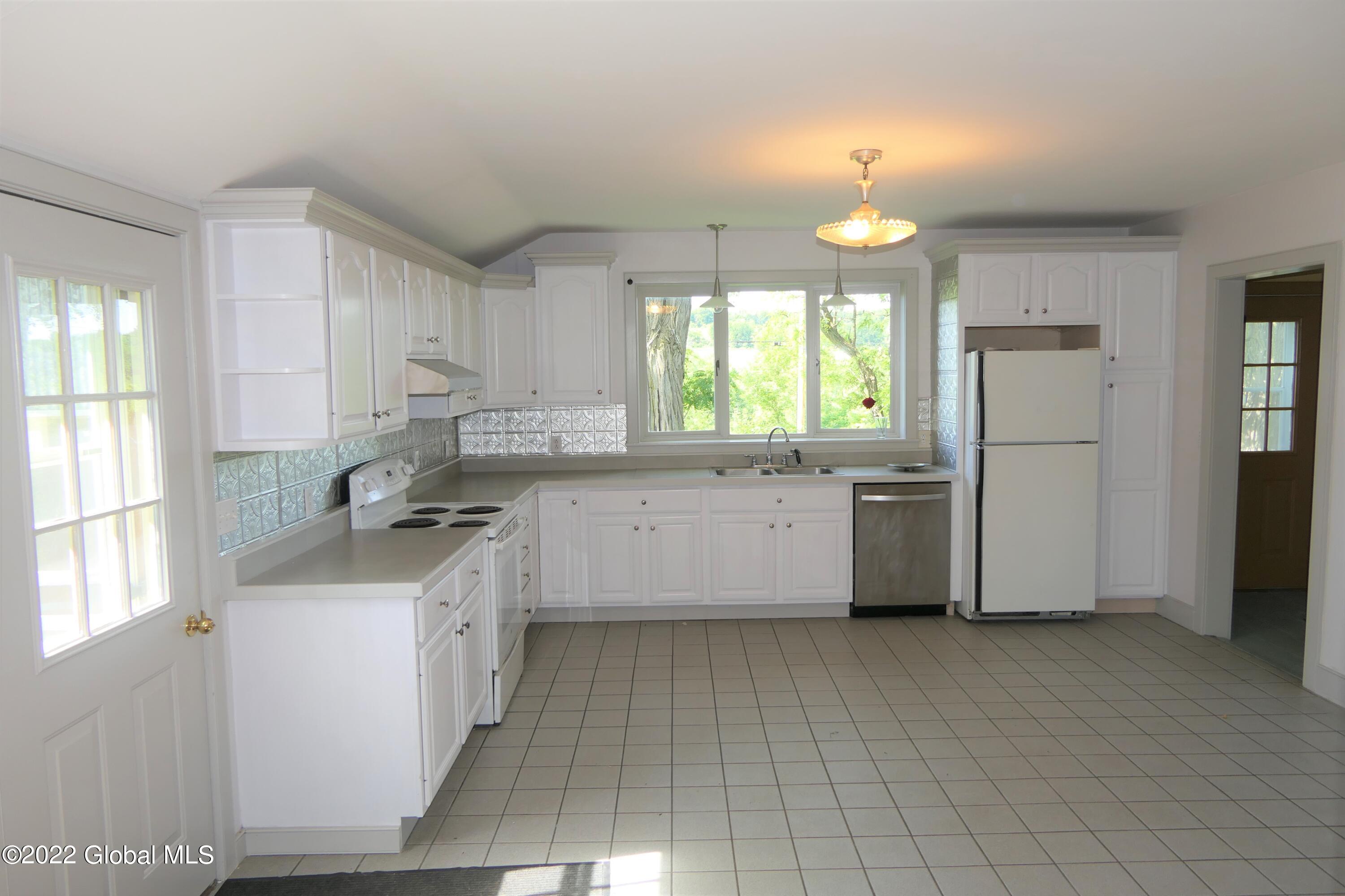 539 Mapletown Road Canajoharie, NY 13317 - Photo 2 of 34 P1040713