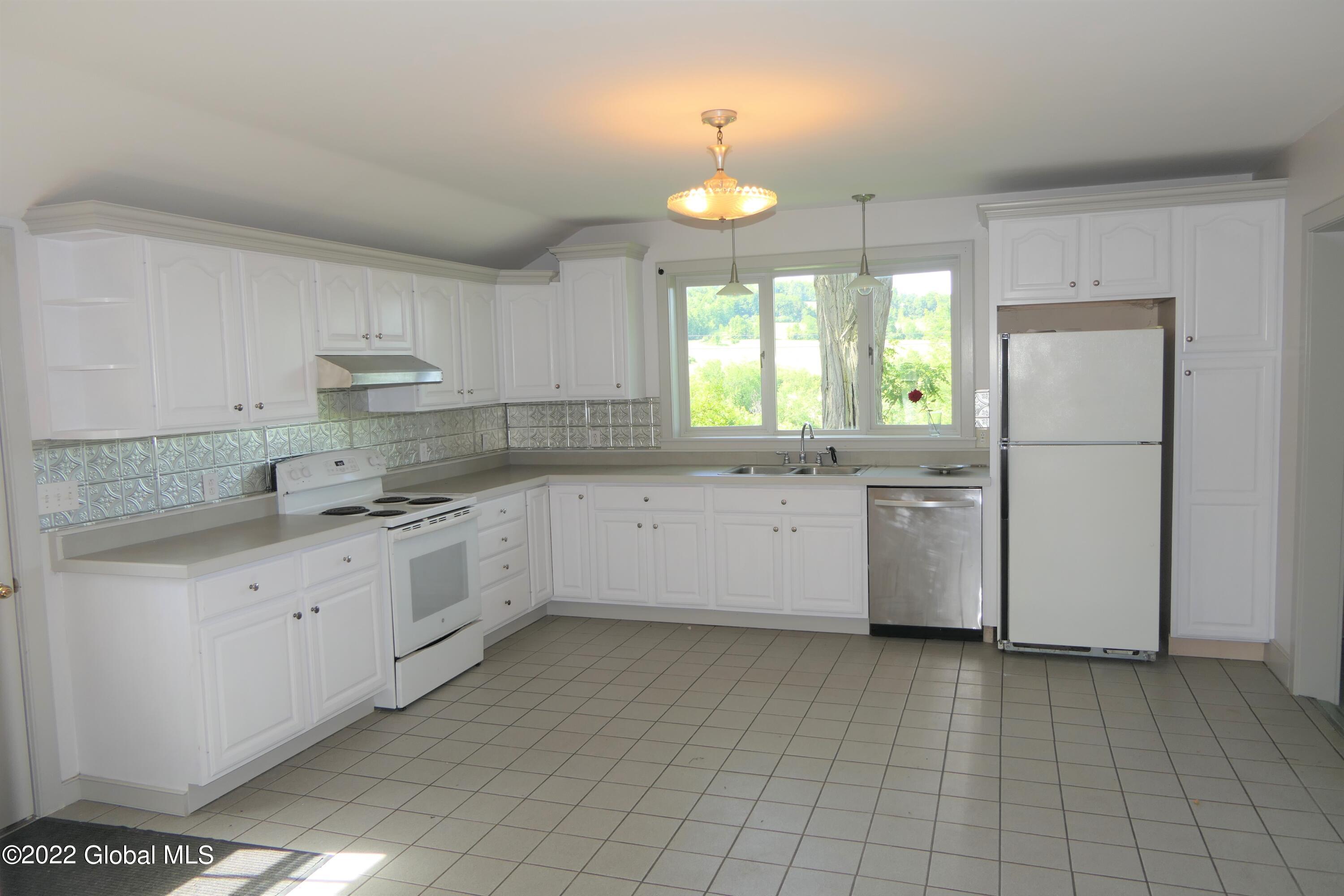 539 Mapletown Road Canajoharie, NY 13317 - Photo 3 of 34 P1040714