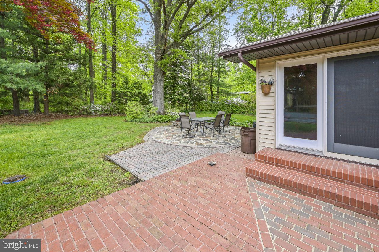 2214 Seneca Road Essex, MD 21221 - Photo 6 of 40 Rear patio