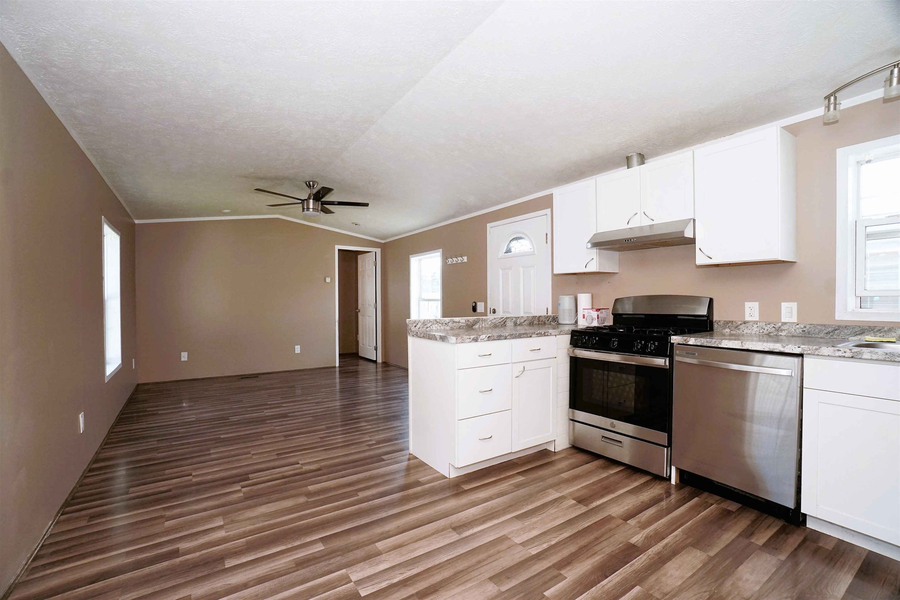 34 Policy Lane, Unit 34 Salem, NH 03079 - Photo 15 of 33