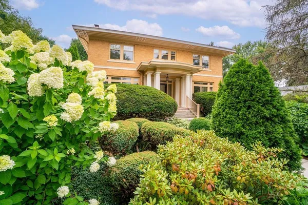 $950,000 | 707 West Columbia Street, Chippewa Falls, WI 54729