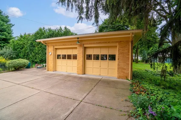 $950,000 | 707 West Columbia Street, Chippewa Falls, WI 54729