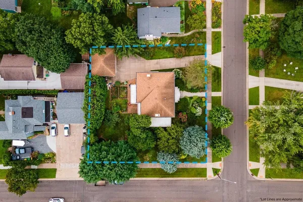 $950,000 | 707 West Columbia Street, Chippewa Falls, WI 54729