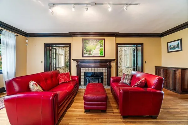 $950,000 | 707 West Columbia Street, Chippewa Falls, WI 54729