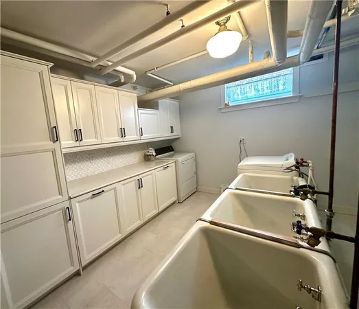 $950,000 | 707 West Columbia Street, Chippewa Falls, WI 54729