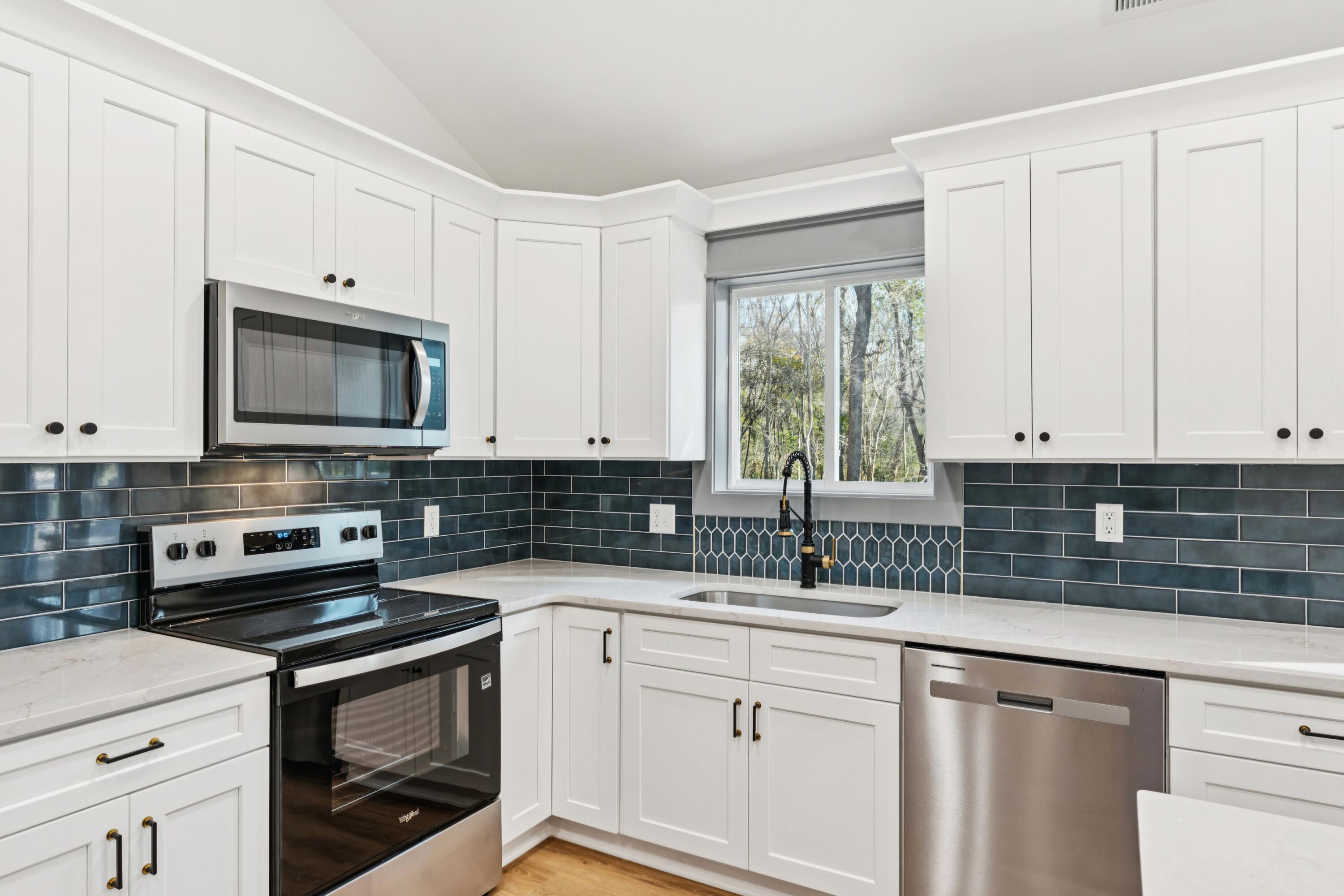 1011 Golf Course Parkway Moncks Corner, SC 29461 - Photo 15 of 40 1011GolfCoursePkwy-KeenEyeMarketing-016