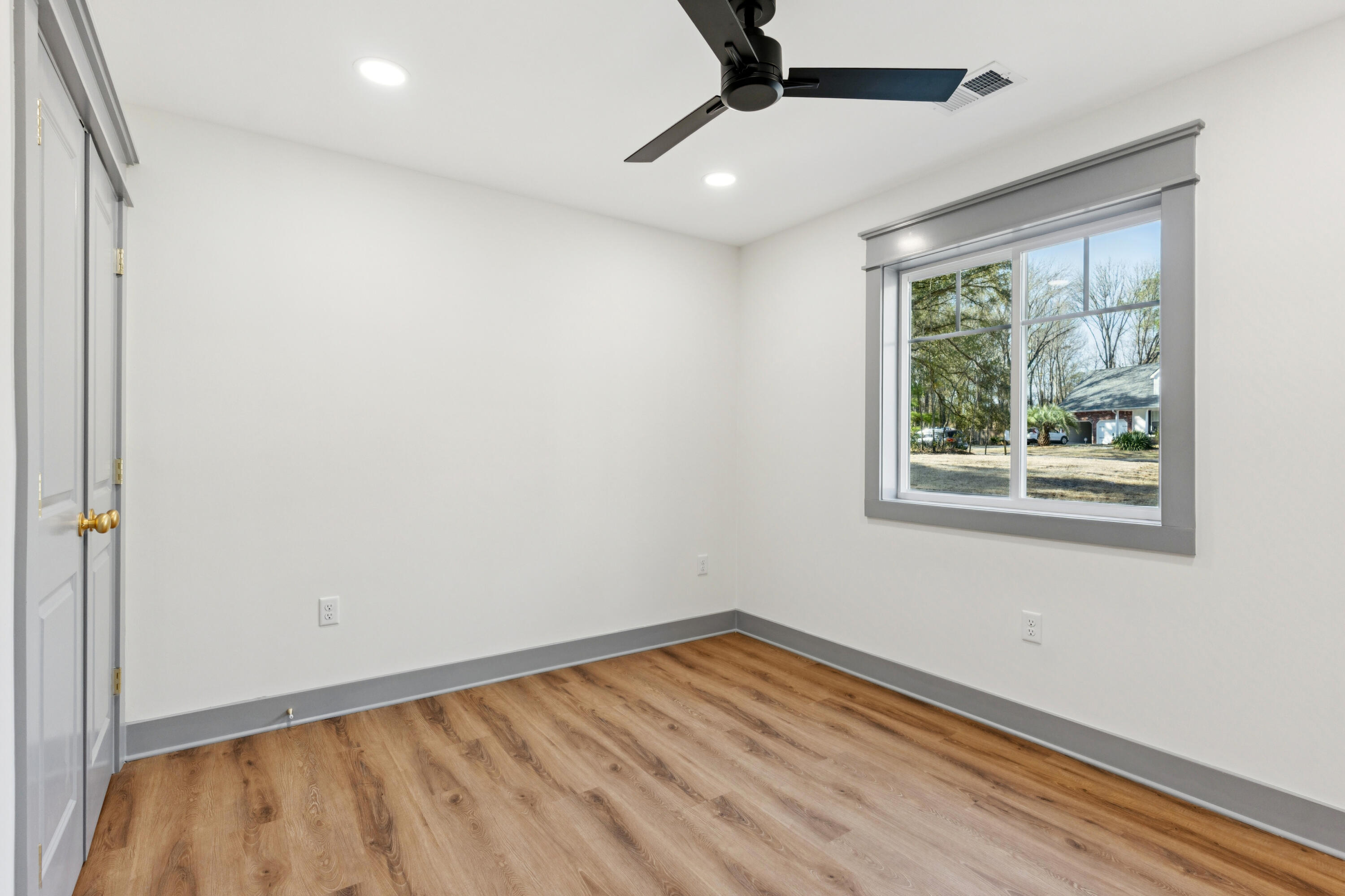 1011 Golf Course Parkway Moncks Corner, SC 29461 - Photo 20 of 40 1011GolfCoursePkwy-KeenEyeMarketing-021