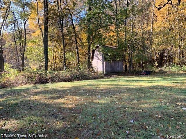 7100 Faussett Road Fenton, MI 48430 - Photo 6 of 52 6.jpg