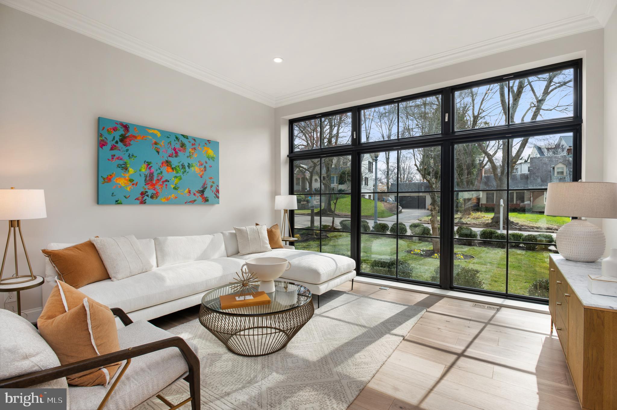 5045 Overlook Road Northwest Washington, DC 20016 - Photo 12 of 50 Family room