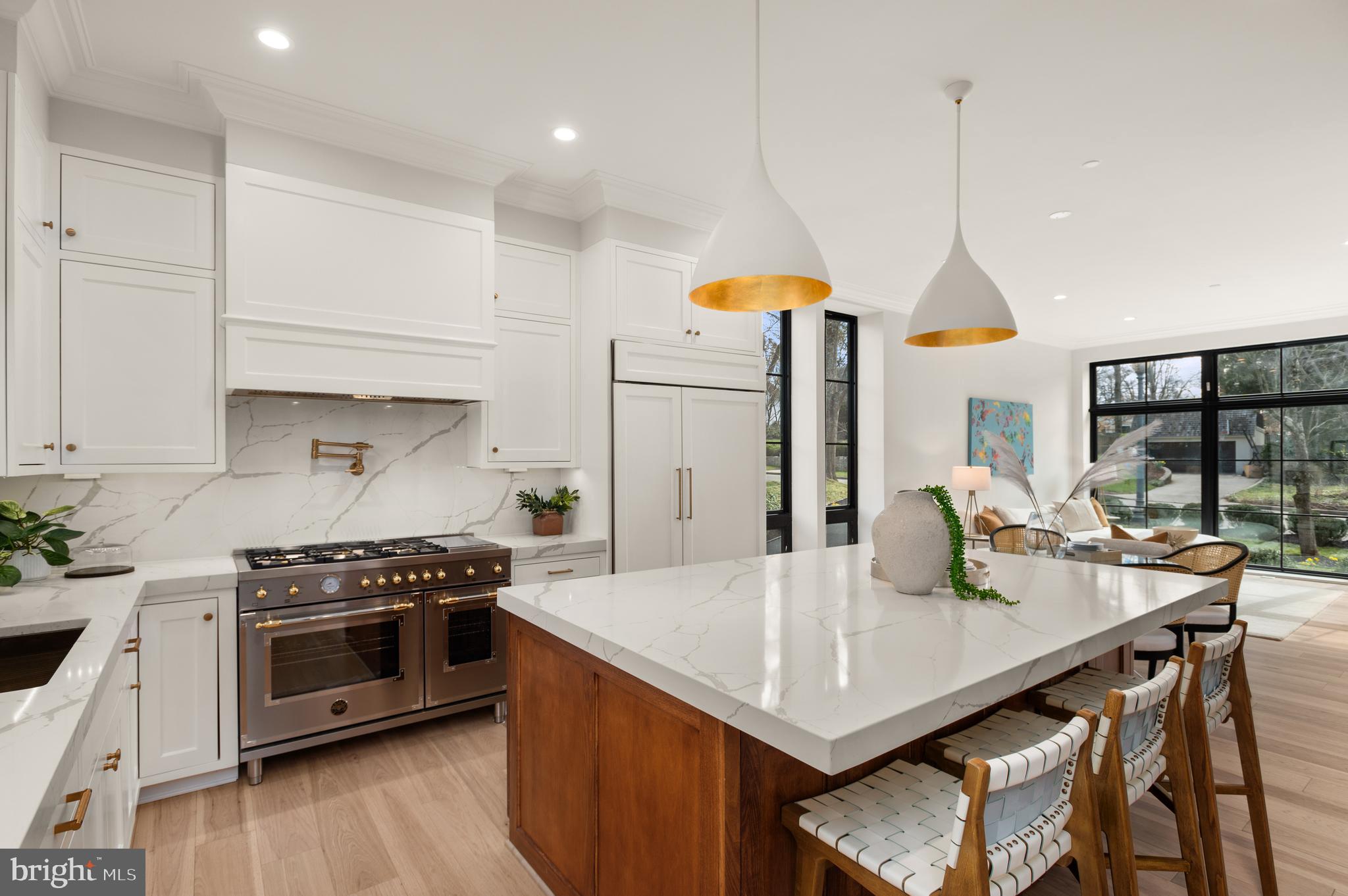 5045 Overlook Road Northwest Washington, DC 20016 - Photo 19 of 50 Gourmet eat-in kitchen