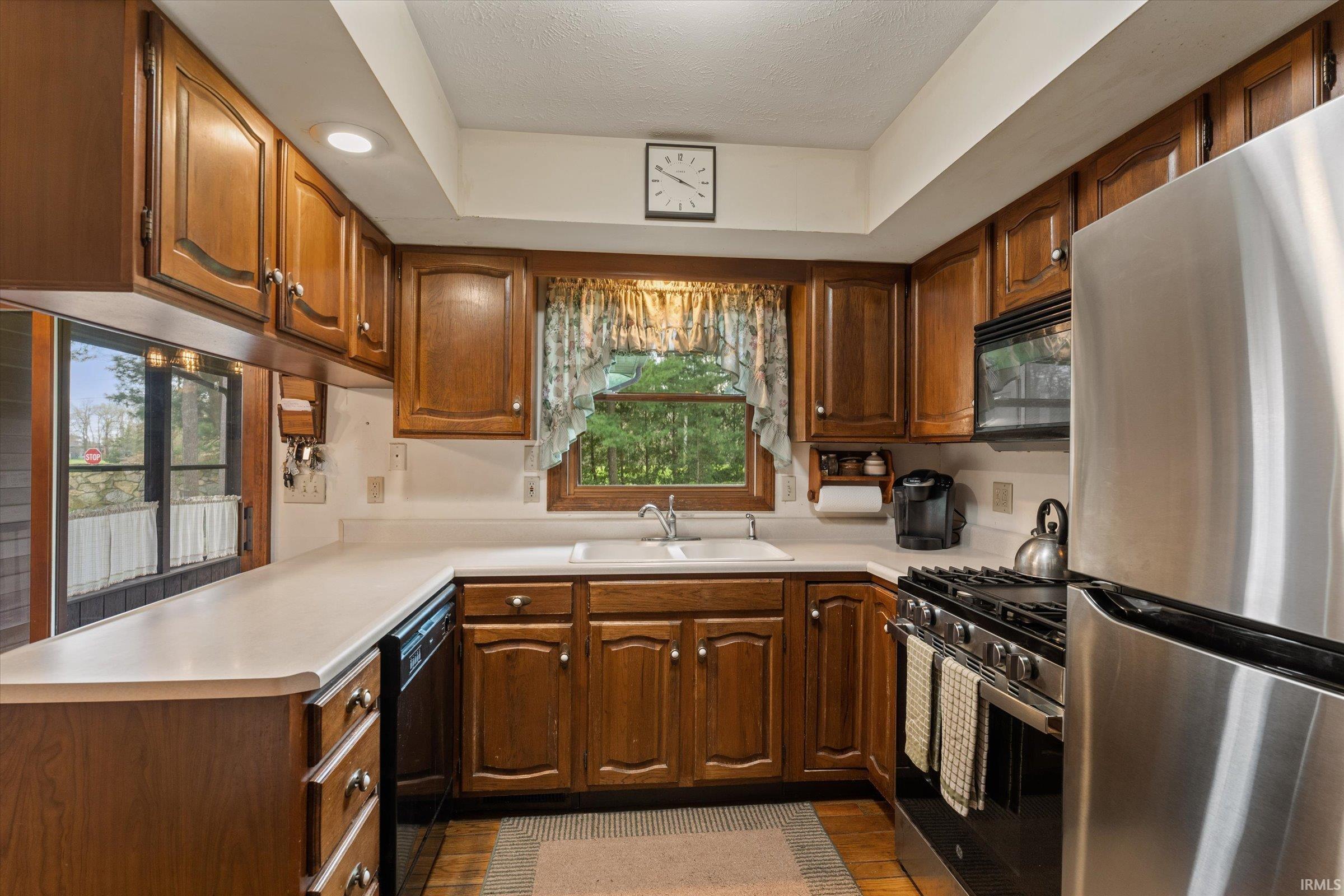 15810 Walnut Pointe Granger, IN 46530 - Photo 11 of 35