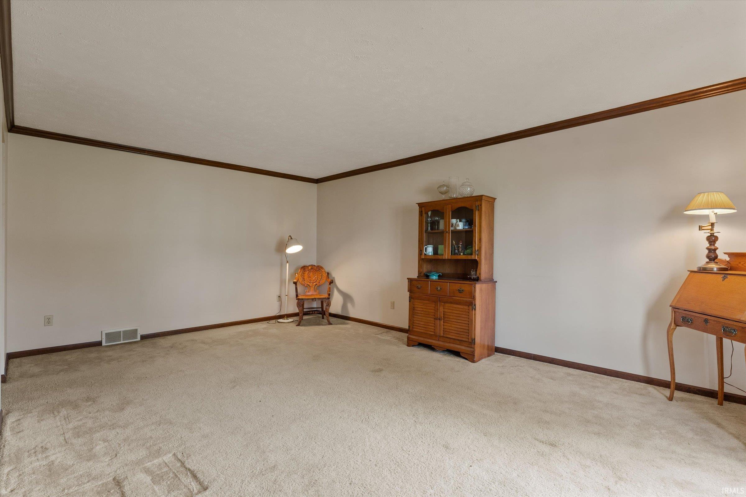 15810 Walnut Pointe Granger, IN 46530 - Photo 8 of 35