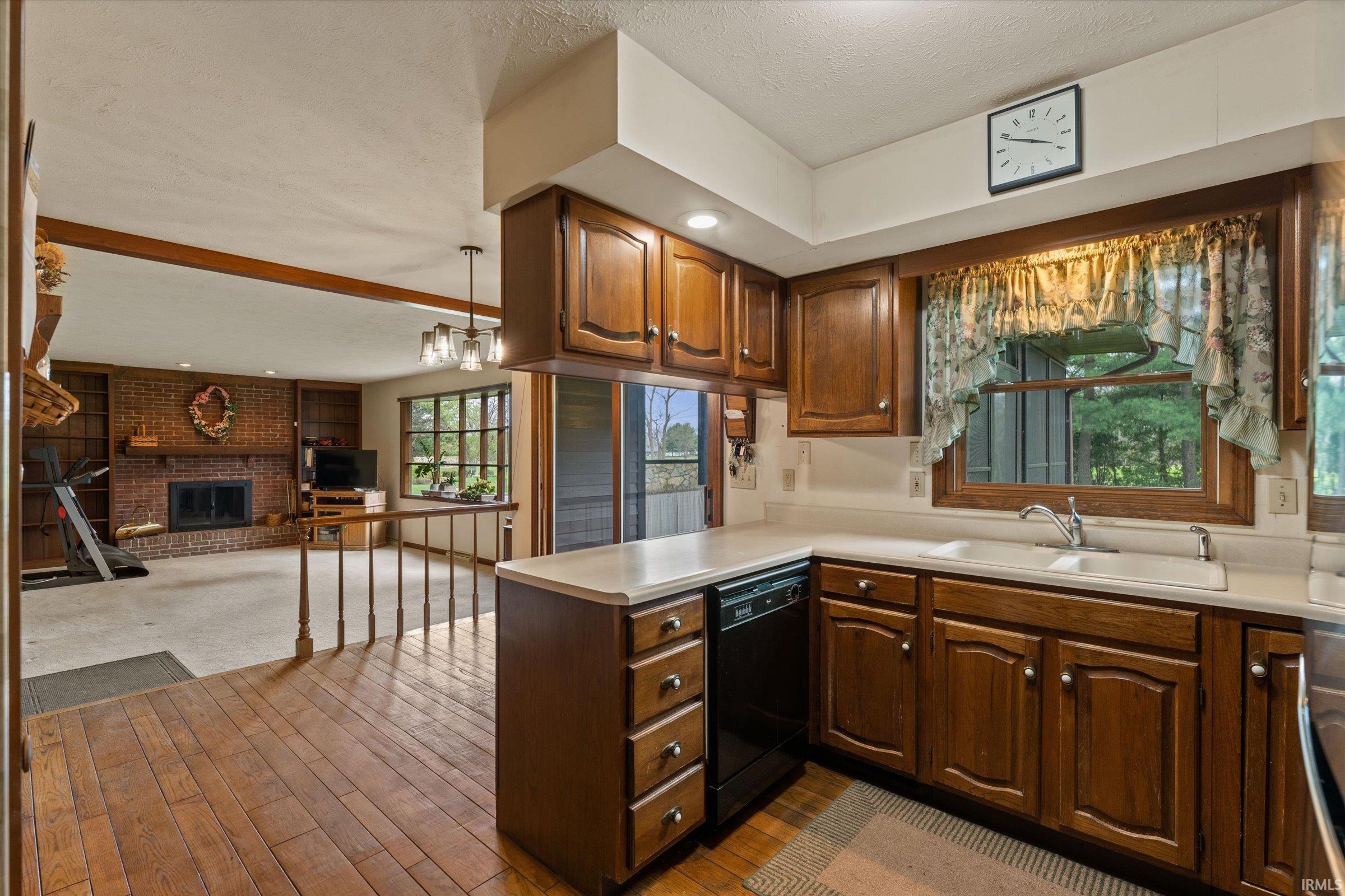 15810 Walnut Pointe Granger, IN 46530 - Photo 10 of 35