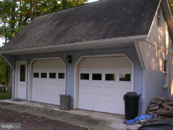 10 Fulmer Road Perkiomenville, PA 18074 - Photo 3 of 13 Garage