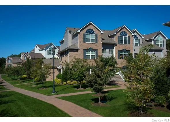 $3,295 | 34 Village Plaza Drive, Unit 34, Ronkonkoma, NY 11779