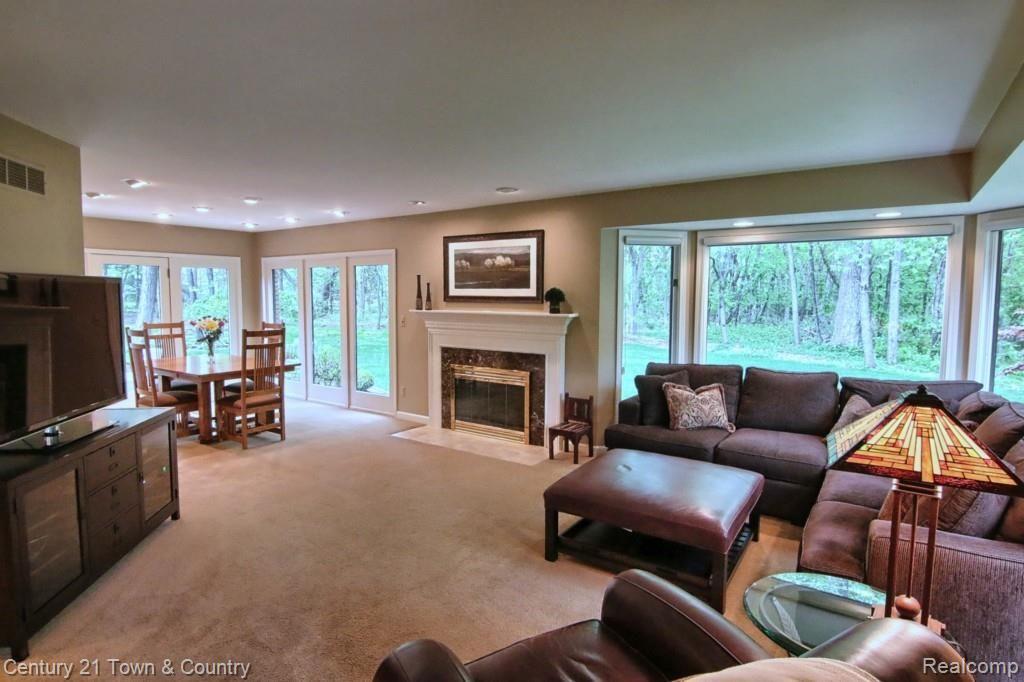 60735 Eyster Road Rochester, MI 48306 - Photo 8 of 32 Great_Room_2nd_View.jpg
