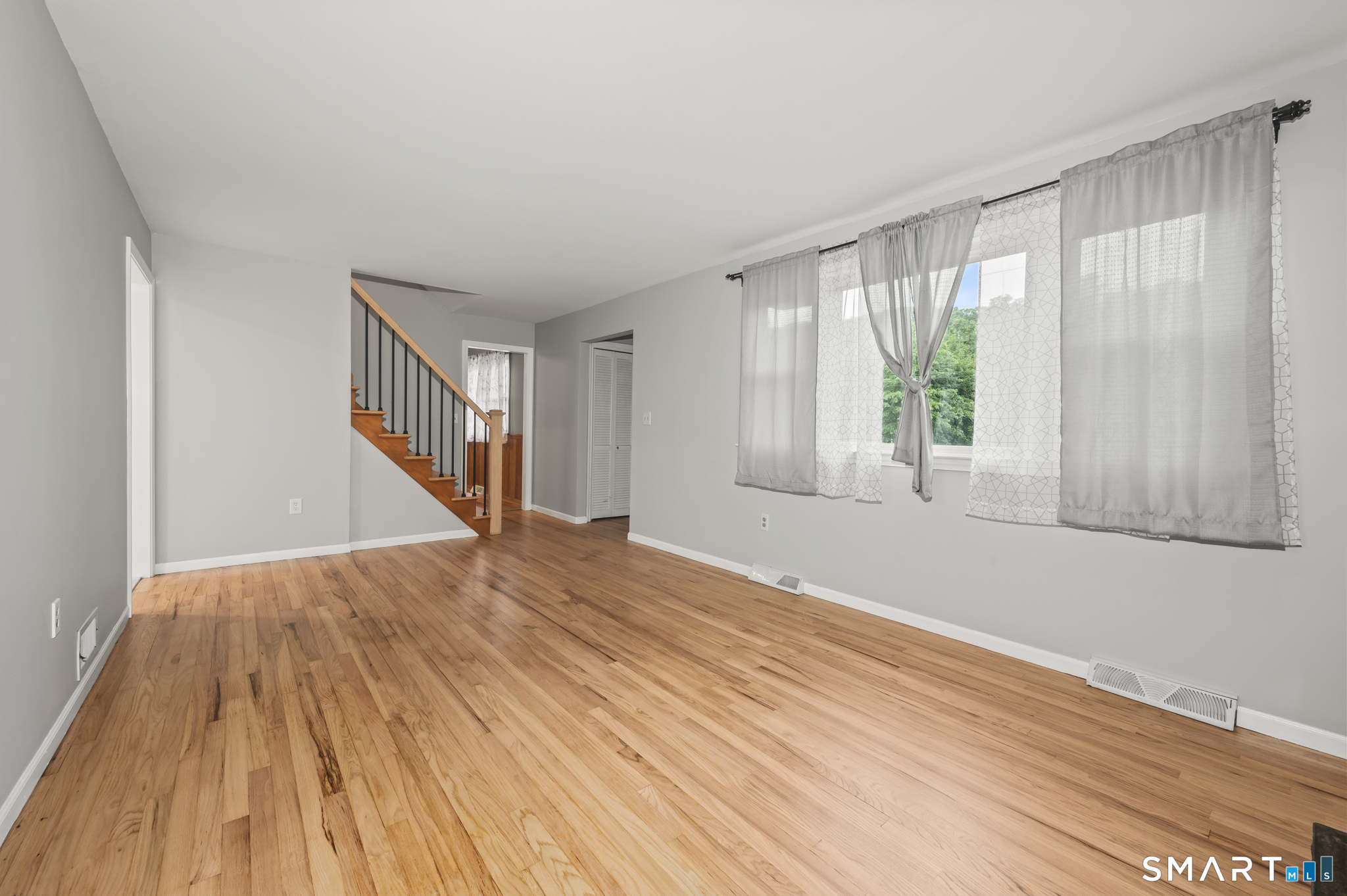 19 Sheffield Road North Haven, CT 06473 - Photo 10 of 33 Gallery Image 10