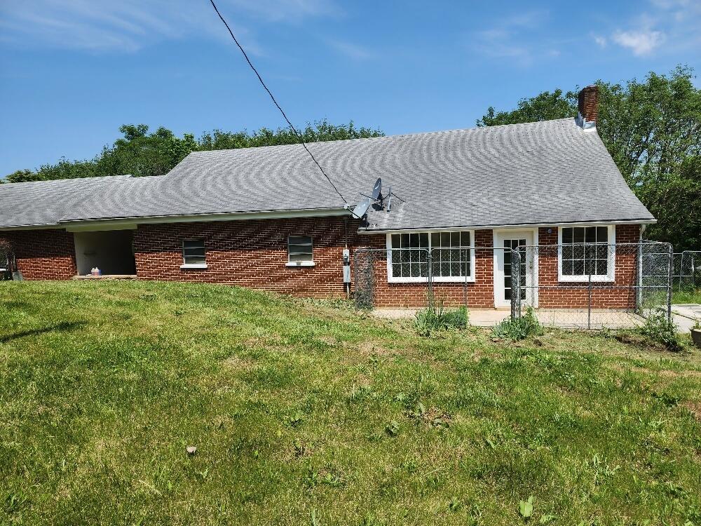 5736 Lithia Road Buchanan, VA 24066 - Photo 11 of 12 Back of home 1a