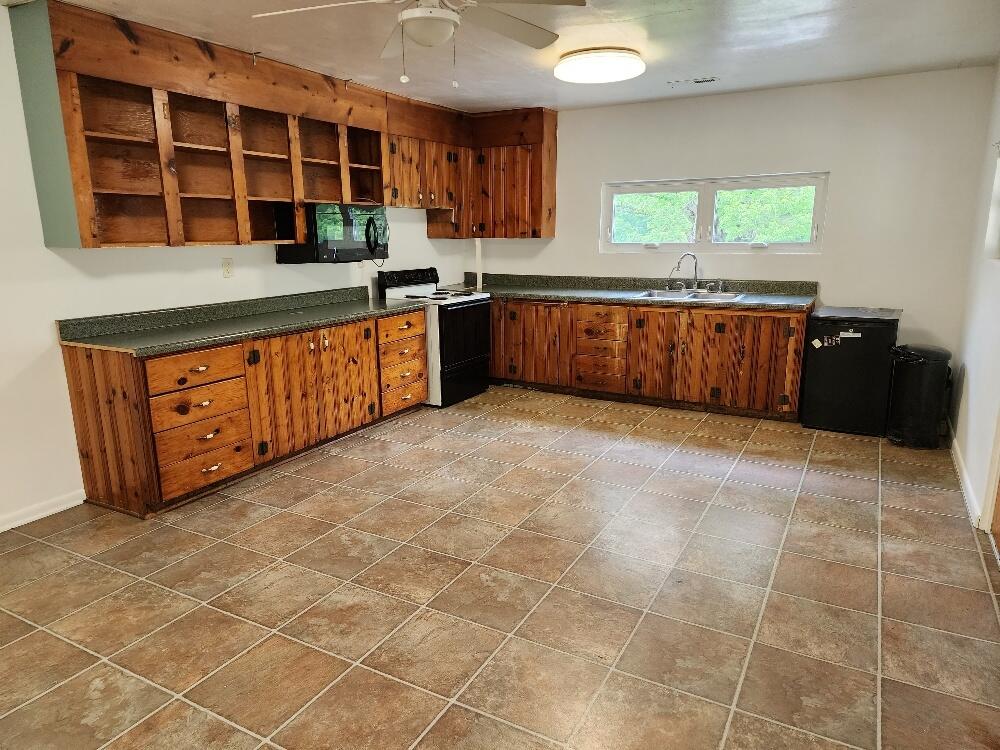 5736 Lithia Road Buchanan, VA 24066 - Photo 4 of 12 Kitchen