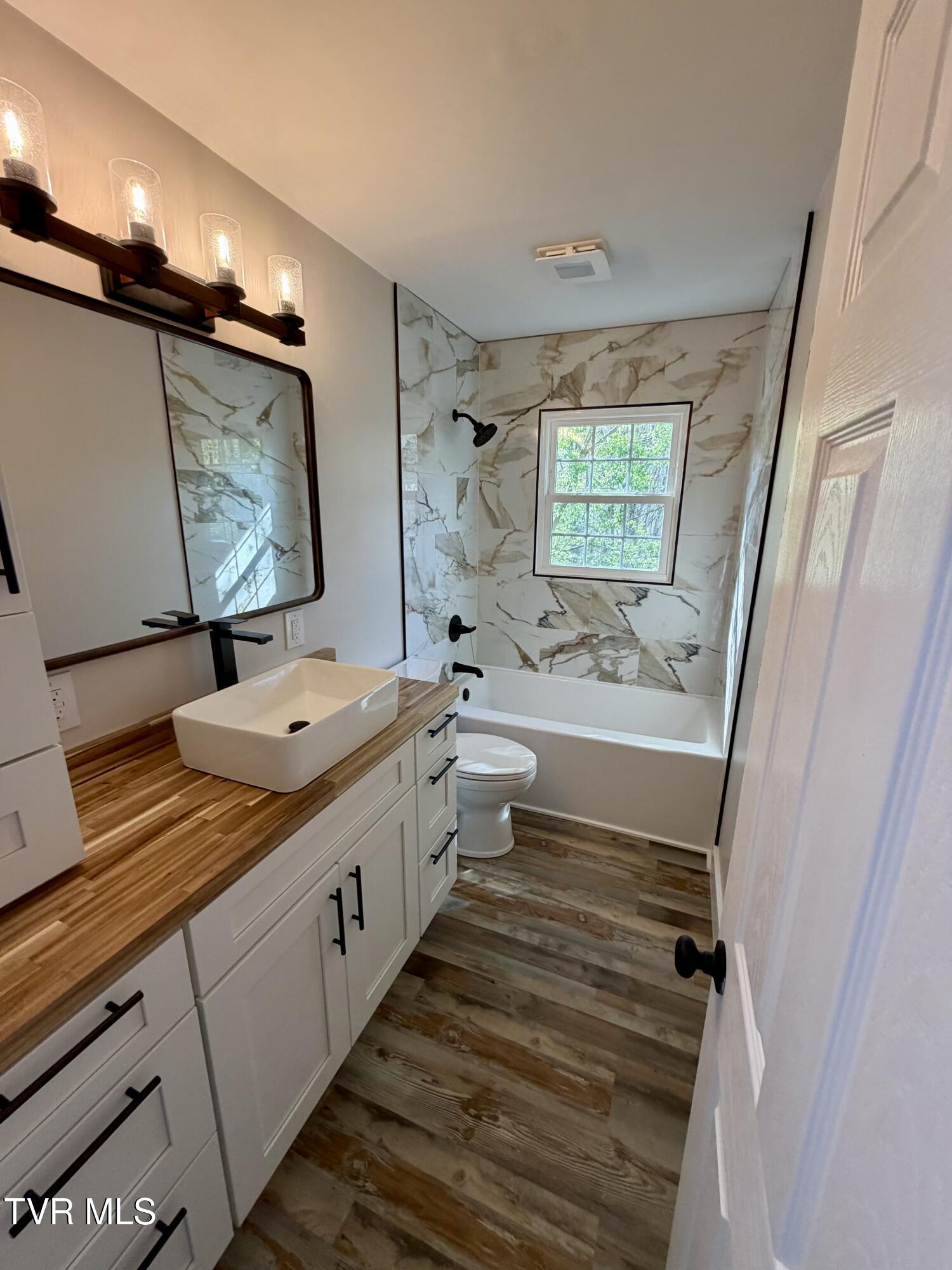 1116 Berry Road Elizabethton, TN 37643 - Photo 17 of 38 B9578D92-B4E9-4C78-8297-89DBC514725F