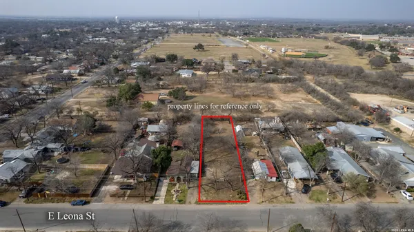 $55,000 | 224 East Leona Street, Uvalde, TX 78801