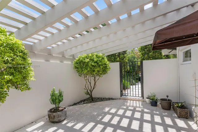 $5,950,000 | 451 Ridge Road, Coral Gables, FL 33143