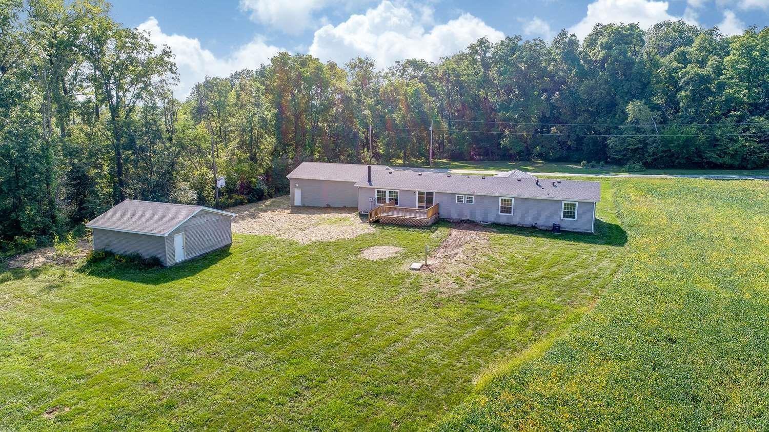 15931 Brunson Road Hoagland, IN 46745 - Photo 3 of 26