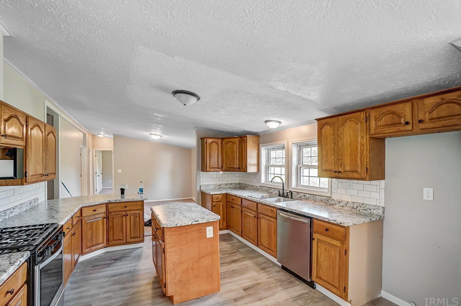 15931 Brunson Road Hoagland, IN 46745 - Photo 7 of 26