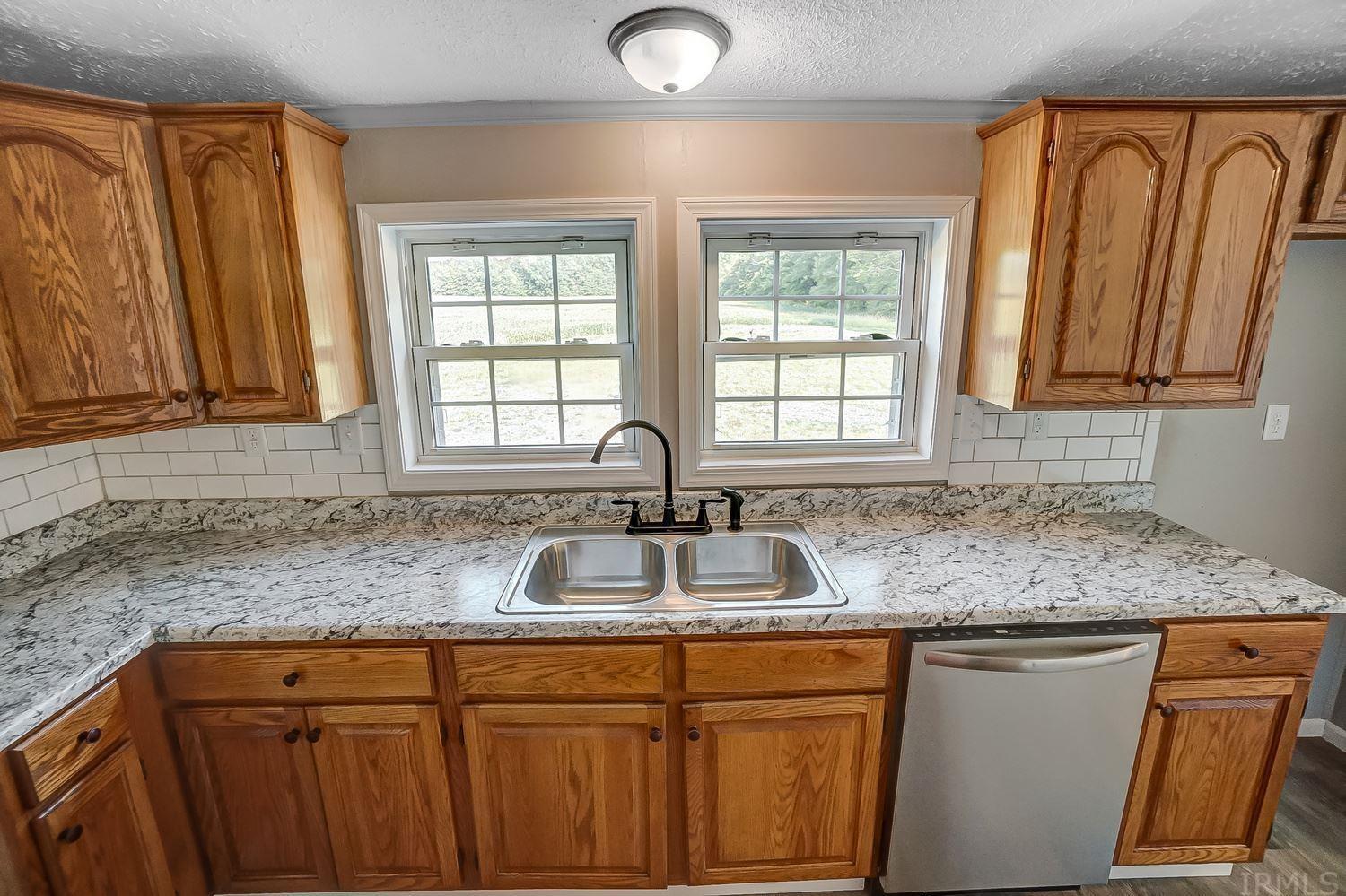 15931 Brunson Road Hoagland, IN 46745 - Photo 8 of 26